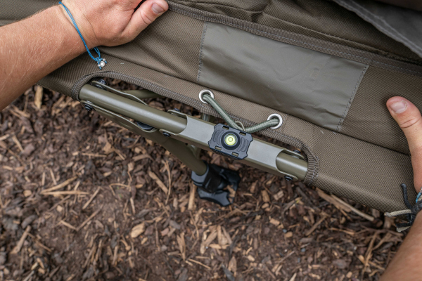 Ágy hálózsákkal - Avid Carp Benchmark LevelTech System