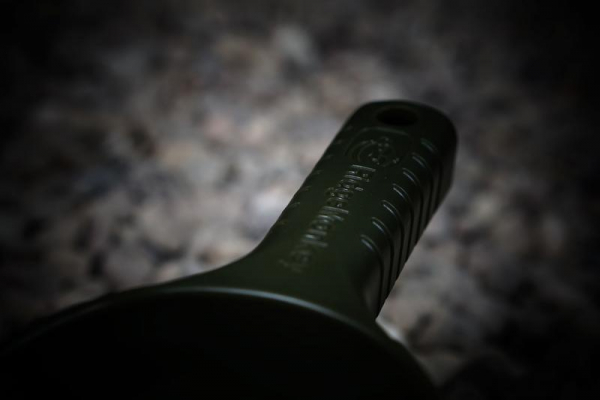 Lopatka na kŕmenie RidgeMonkey zelená