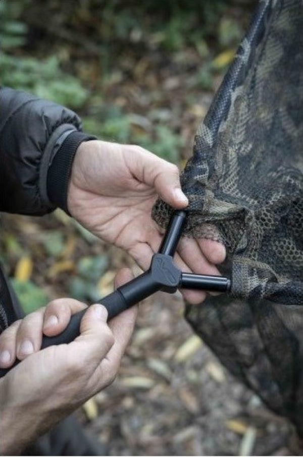 Dvojdielny podberák Avid Carp Safeguard Landing Net