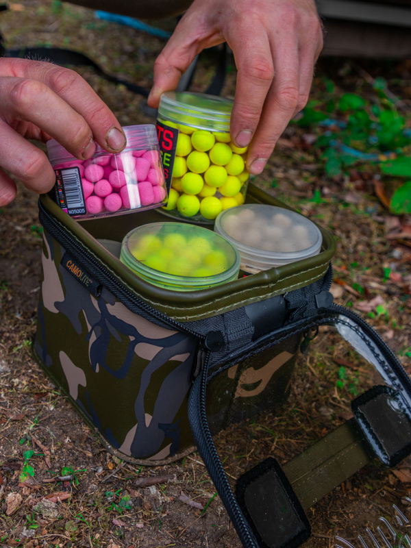 Nepremokavé pouzdro - Fox AQUOS CAMO BAIT STORAGE M+