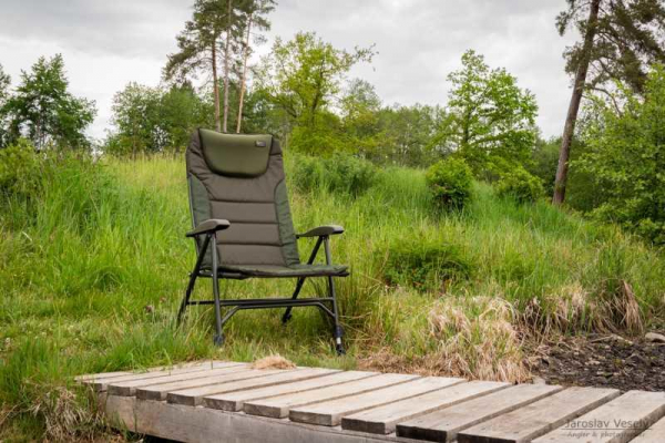 Rybářská stolička - Carp Spirit Magnum Hi-Back Chair
