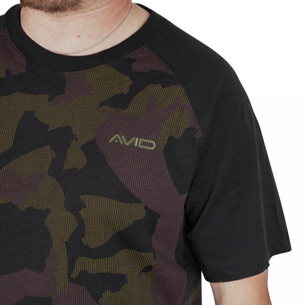 Triko Avid Carp Distortion Camo Lite T-Shirt