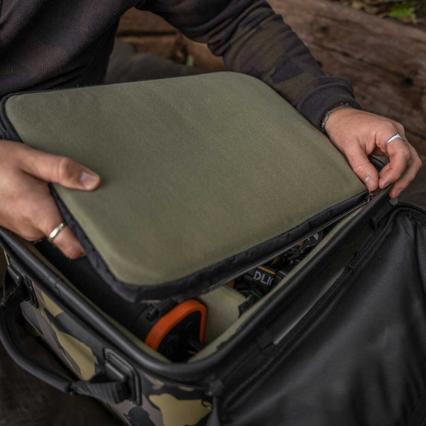 Avid Carp Stormshield Pro Tech Pack - XL