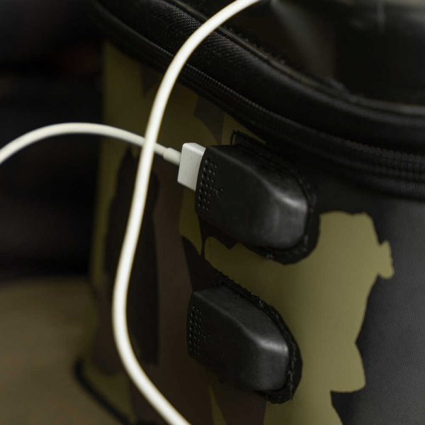 Avid Carp Stormshield Pro Tech Pack - XL