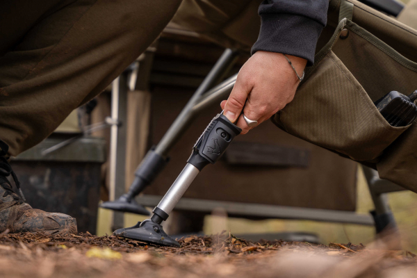 Křeslo Avid Carp Revolve Armchair