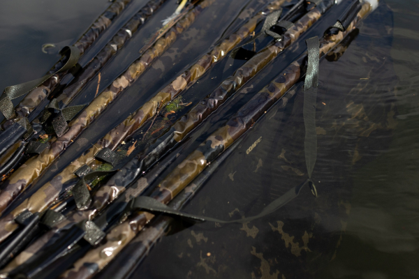 Korda Compac Retainer Sling Dark Kamo mérlegelő 