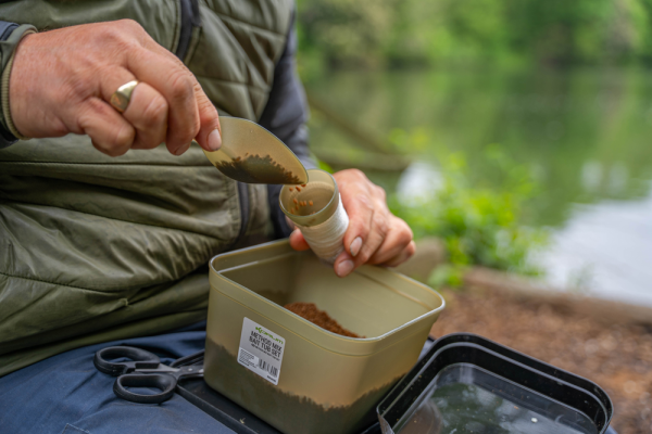 Miska s Lopatkou Korum Method Mix Bait Tub Set