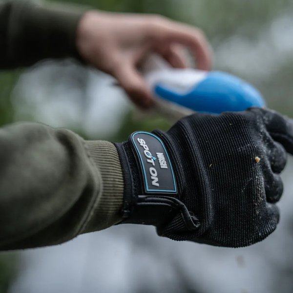 Nash Spot On Casting Glove Dobókesztyű
