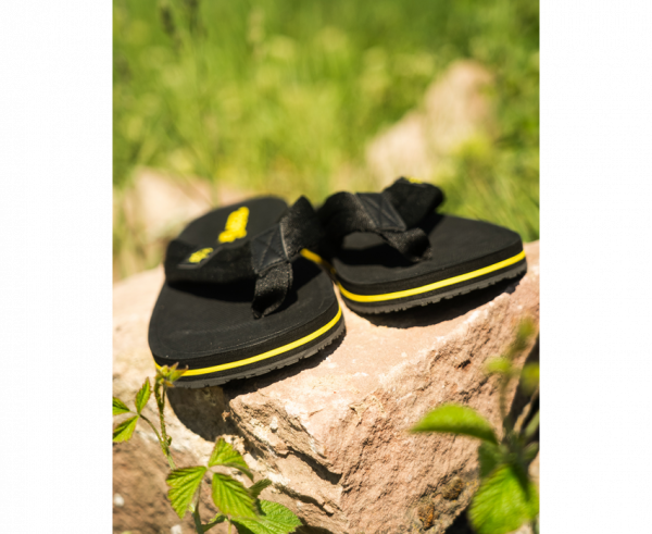 BLACK CAT Flip-Flops