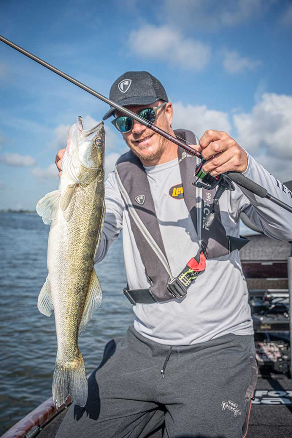 Fox Rage Warrior Zander Jig Rod 10-30g 240cm