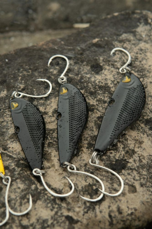 Black Cat HEAVY VIBE V LURE BLACK