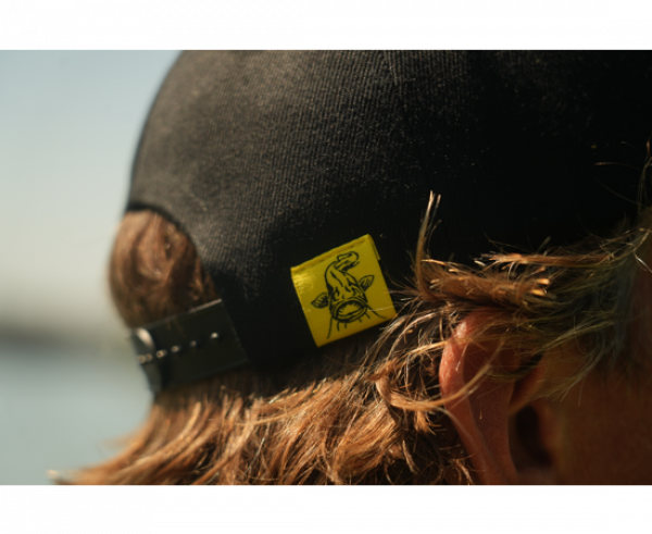 BLACK CAT Black Flat Peak Cap