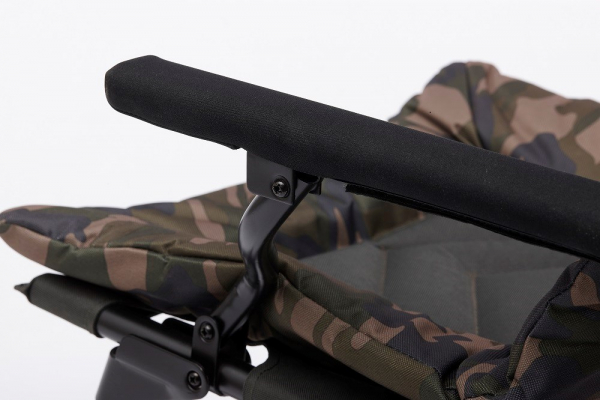 Kreslo Prologic AVENGER COMFORT CAMO CHAIR W/ARM N COVER
