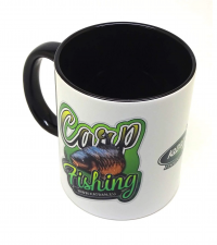 KATRAN Branded Mug – biely s čiernym uškom