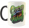 KATRAN Branded Mug – biely s čiernym uškom